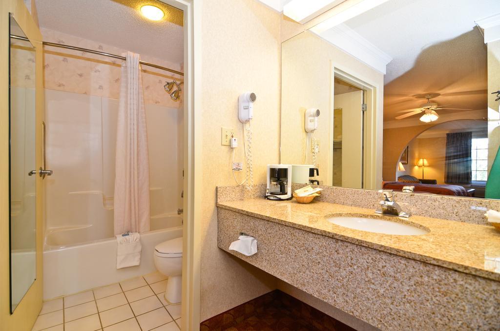 Hawkinsville Peach State Inn & Suites מראה חיצוני תמונה